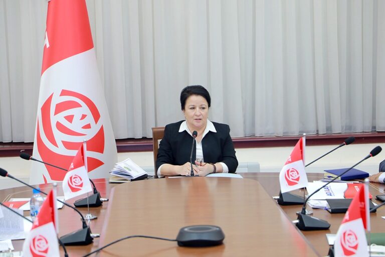 3c774ccb2d287bb4cc3cd (1)