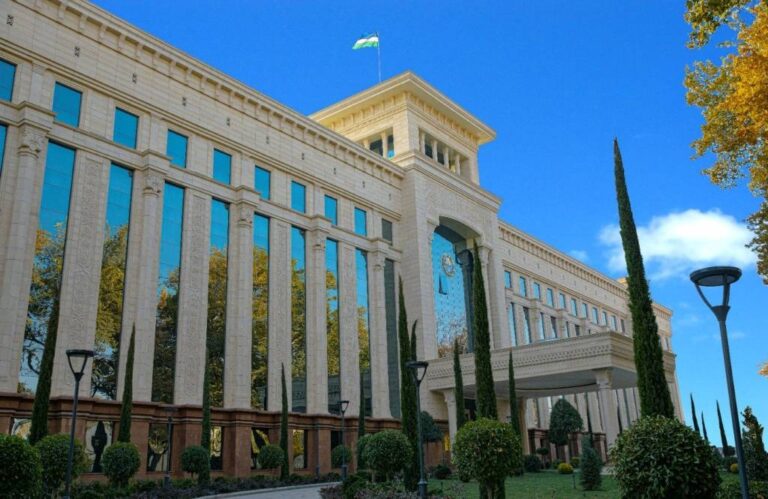 318189a65928db3b50c8d