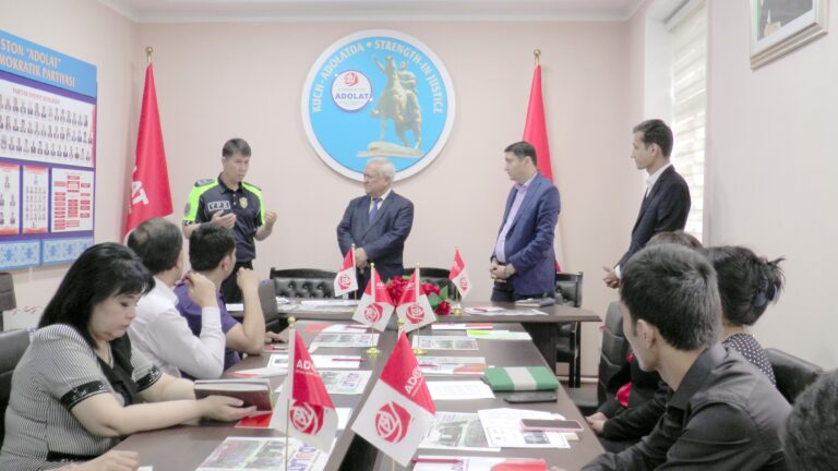 22d561310c2685de8c176