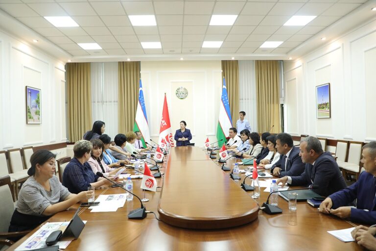 3525a181cf9d8ec215d03